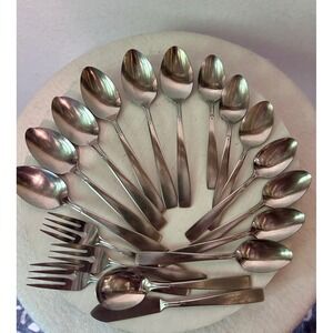 Oneidacraft Deluxe Stainless Lasting Rose‎ Flatware Set 15 Pieces Spoons Forks